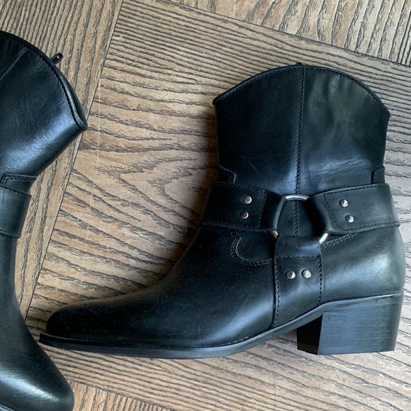 NEW black leather western Booties - Picture 2 of 6